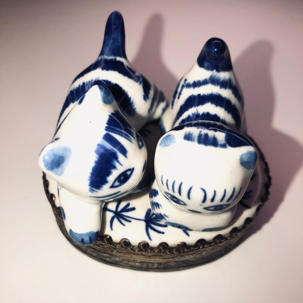 Vintage 2 White/Blue Porcelain Chinese Cats Silver Tone Base Trinket Ring Box 3”